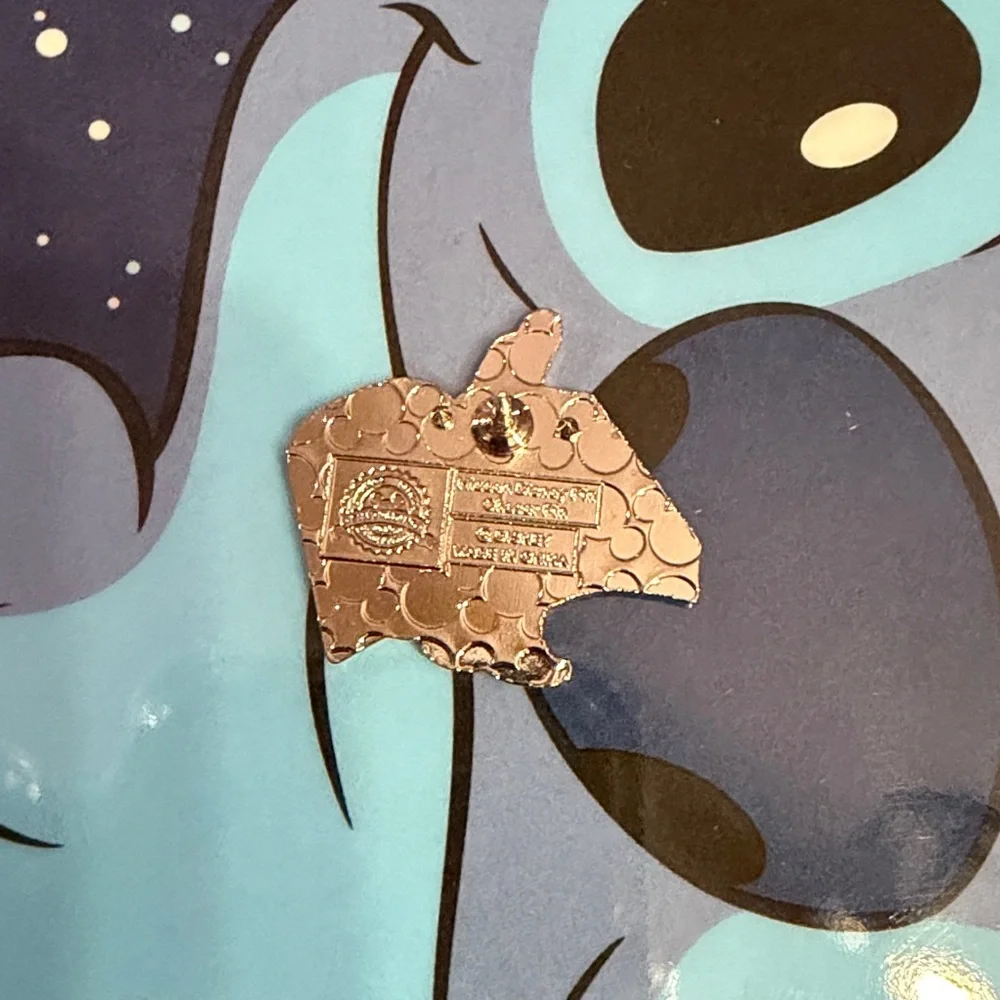 Disneyland Hidden Mickey 2023 Cast Pin. Fantasia  series Broom Completer pin - Picture 2 of 3